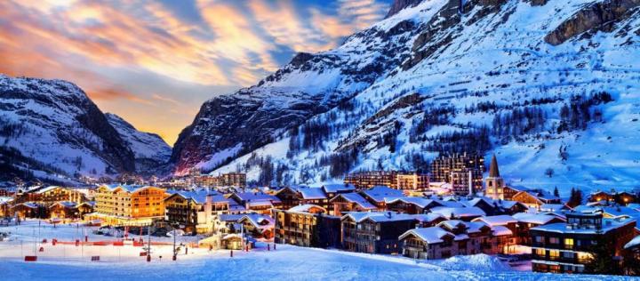 Private transfer taxi from Milan to Courchevel