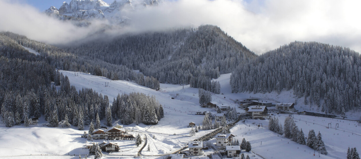 Experience the beauty of the Alpine mountains on the way from Milan to Courchevel