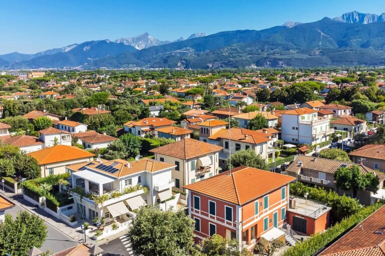 Travel from Milan to Forte dei Marmi taxi transfer