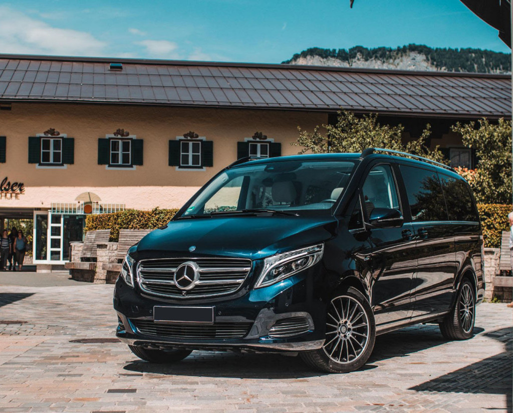 07-mercedes-benz-cars-v-class-250-d-447-4-matic-van-3400x1440