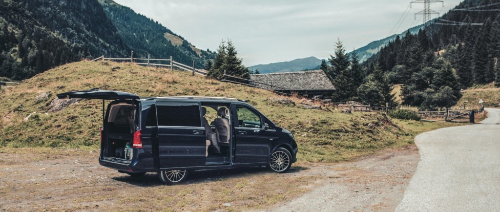 mercedes-benz-v-class rent a car with driver in Milan mercedes-benz-v-class rent a car with driver in Milan