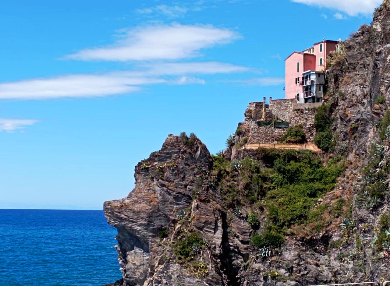 Milan to Cinque Terre transfer Milan to Cinque Terre transfer