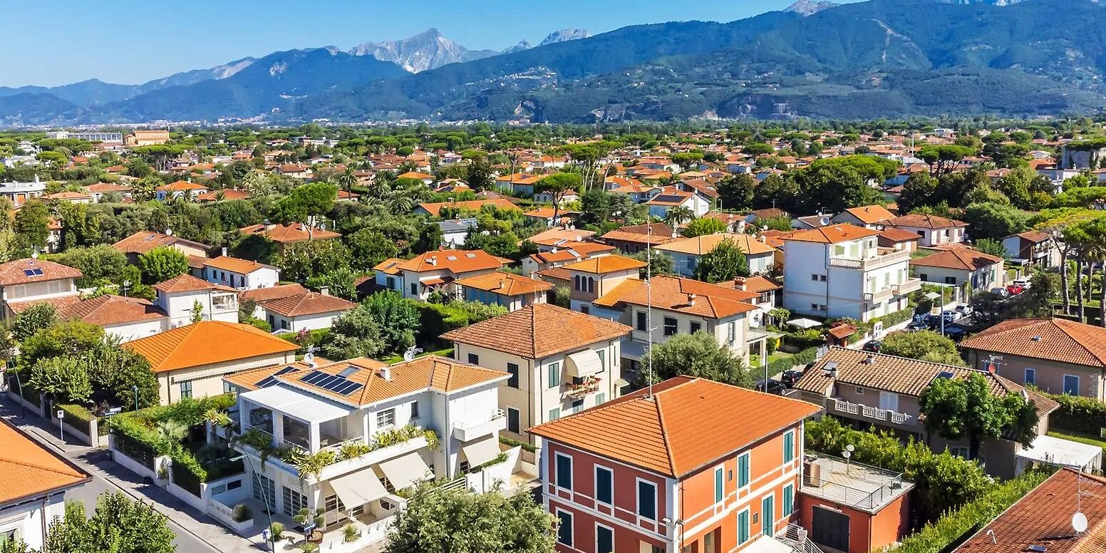 Travel from Milan to Forte dei Marmi taxi transfer Travel from Milan to Forte dei Marmi taxi transfer