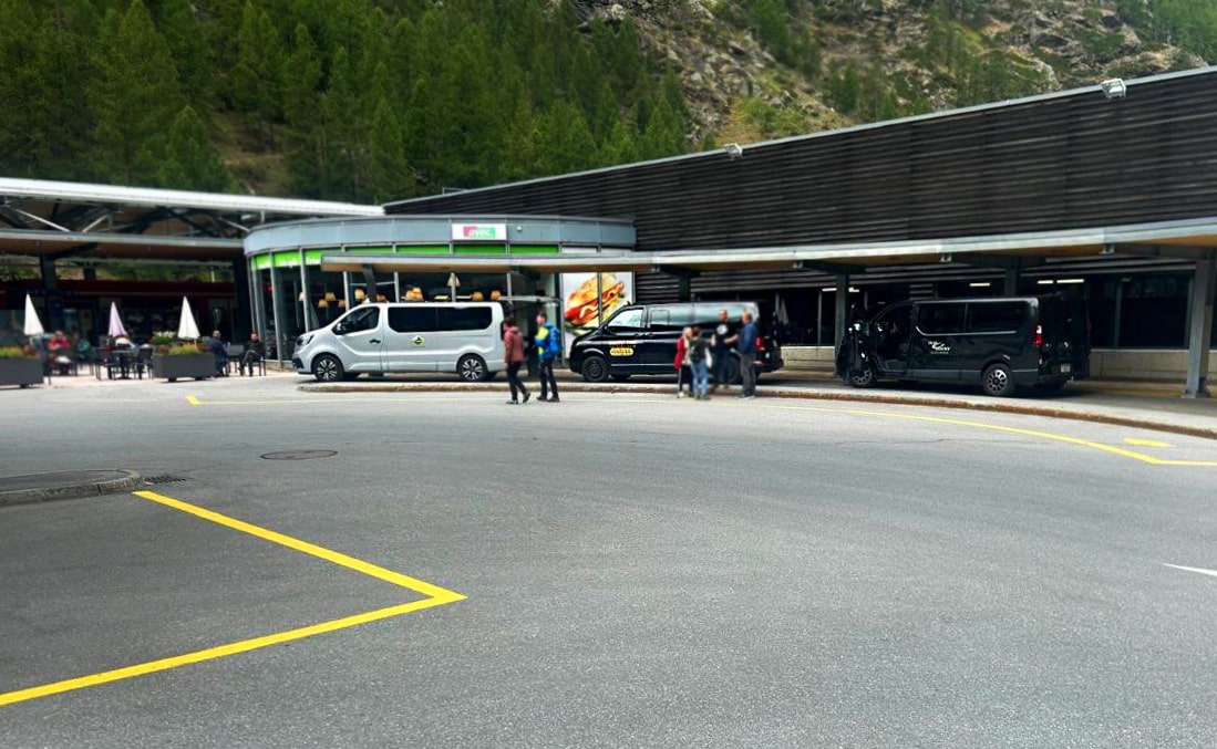 How to Get from Täsch to Zermatt by local electric taxi How to Get from Täsch to Zermatt by local electric taxi