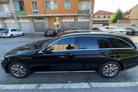 Mercedes E class Taxi Transfer Milan