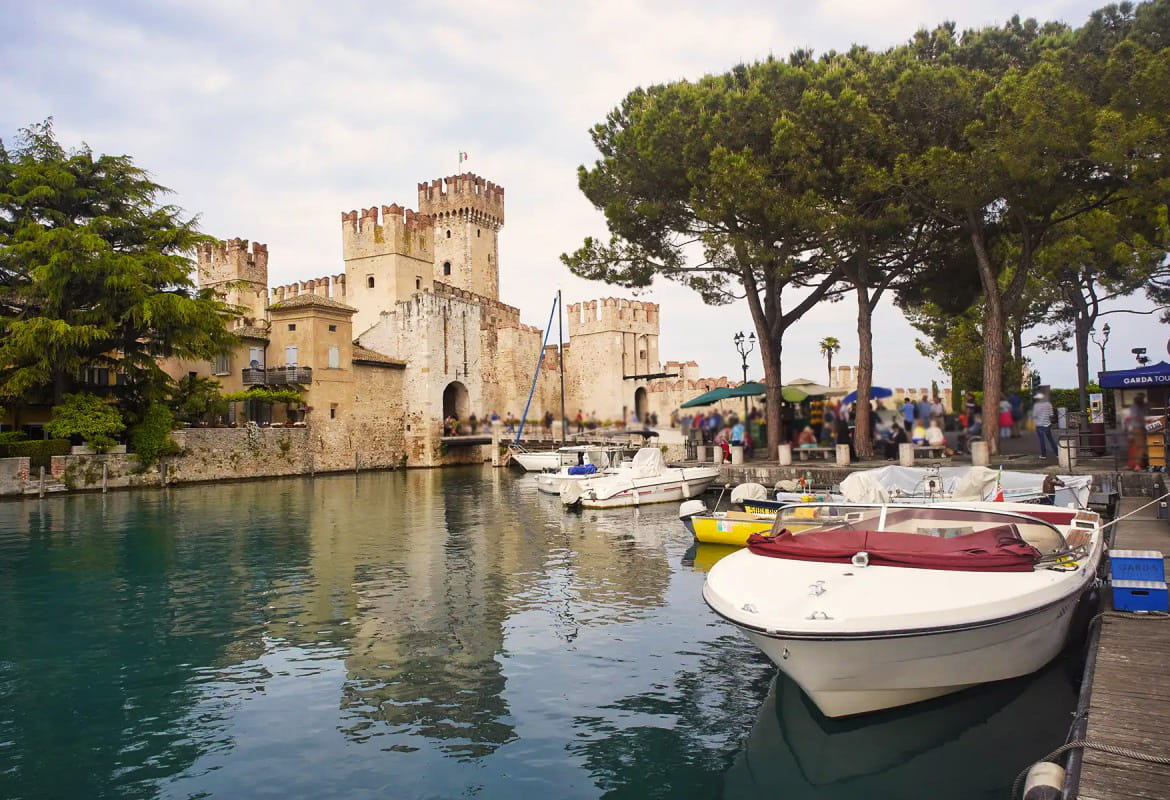 Milan to Sirmione Taxi Transfers Lake Garda