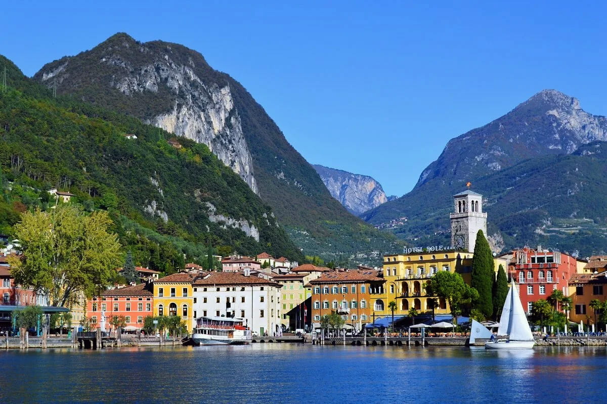 Taxi from Milan to Riva del Garda