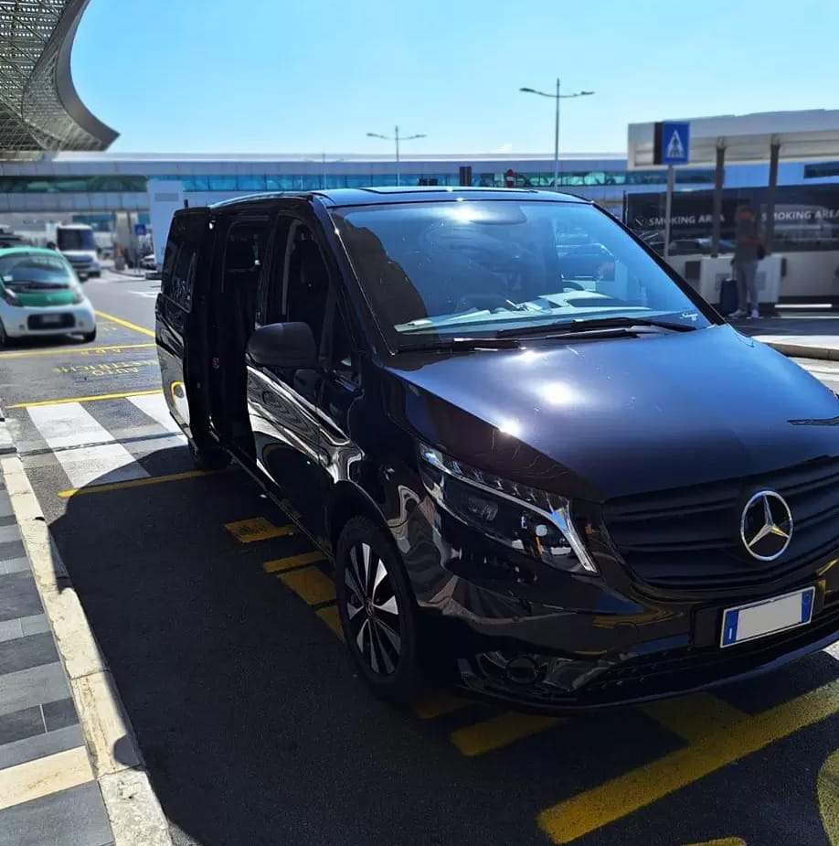 Mercedes V taxi Milan