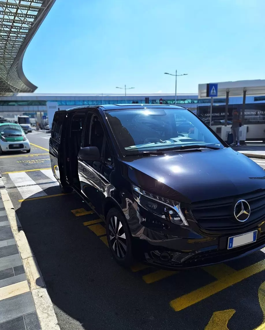 Mercedes V tranfer from to Milan airports